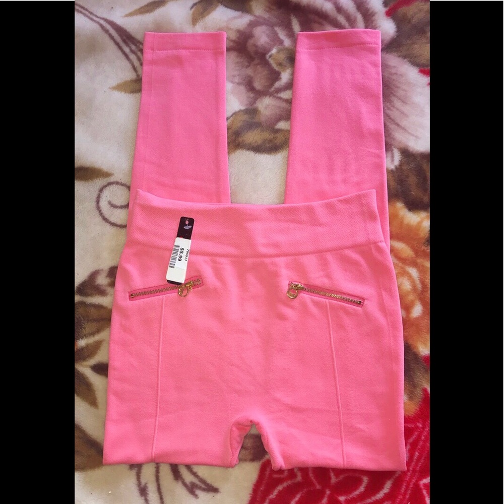 Pink Leggings ! !